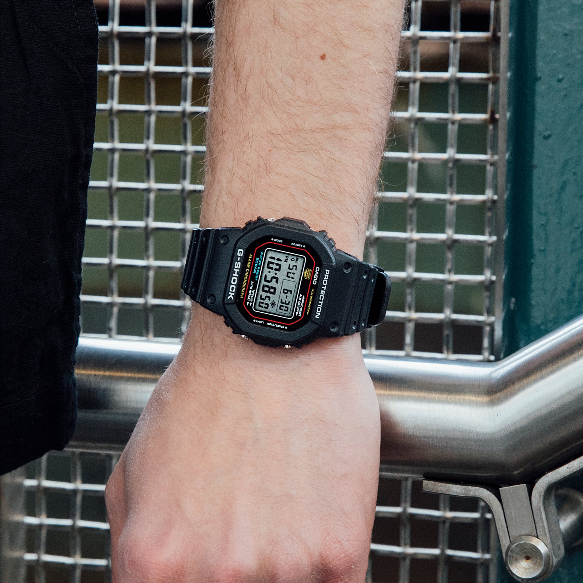 DW5600RL-1 | G-SHOCK DIGITAL Black - Image 2